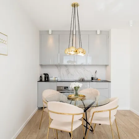 Glossy M45 Apartment