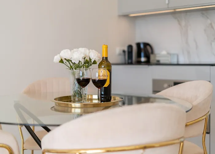 Glossy M45 アパート